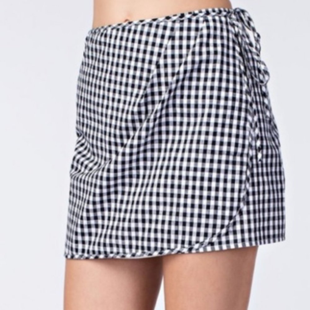 Wild Honey Black/white Gingham Side Tie Wrap Skirt - Picture 2 of 4